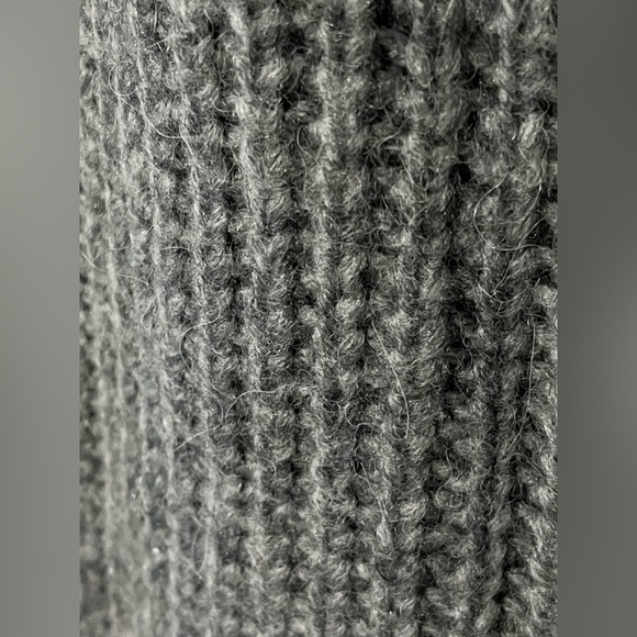 Women’s Aerie Chunky Knitted V-Neck Lace Up Sweater - Picture 6 of 8